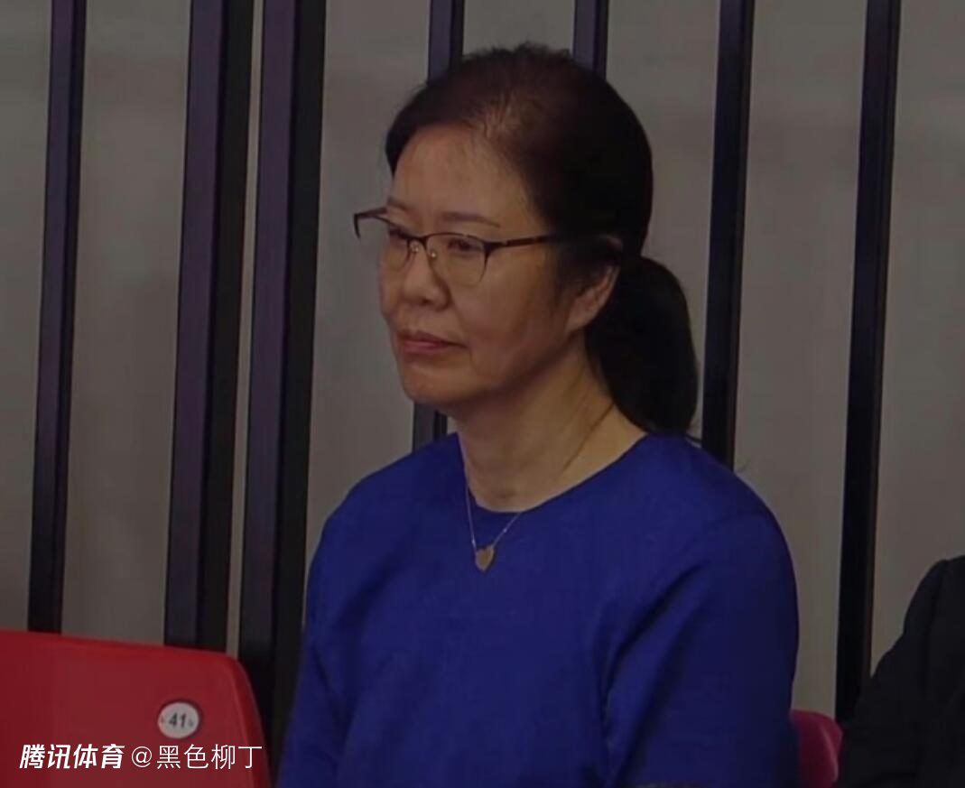 成年午夜视频